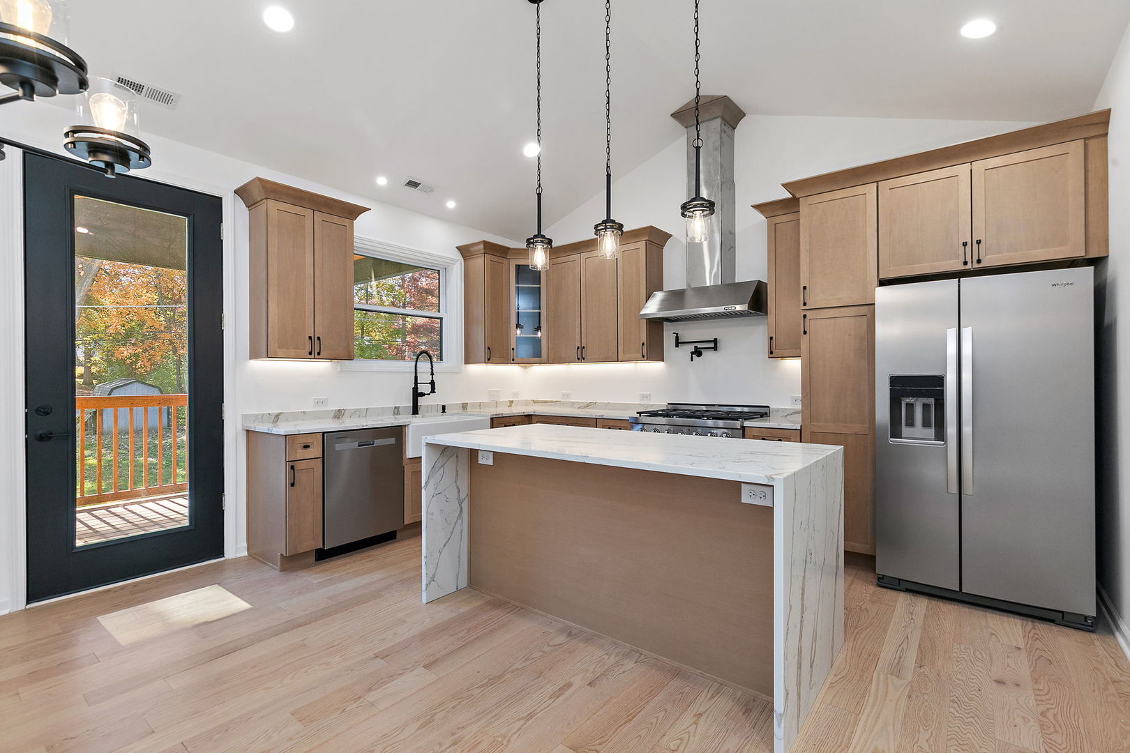 8611 Dorr Road Property Photo 4