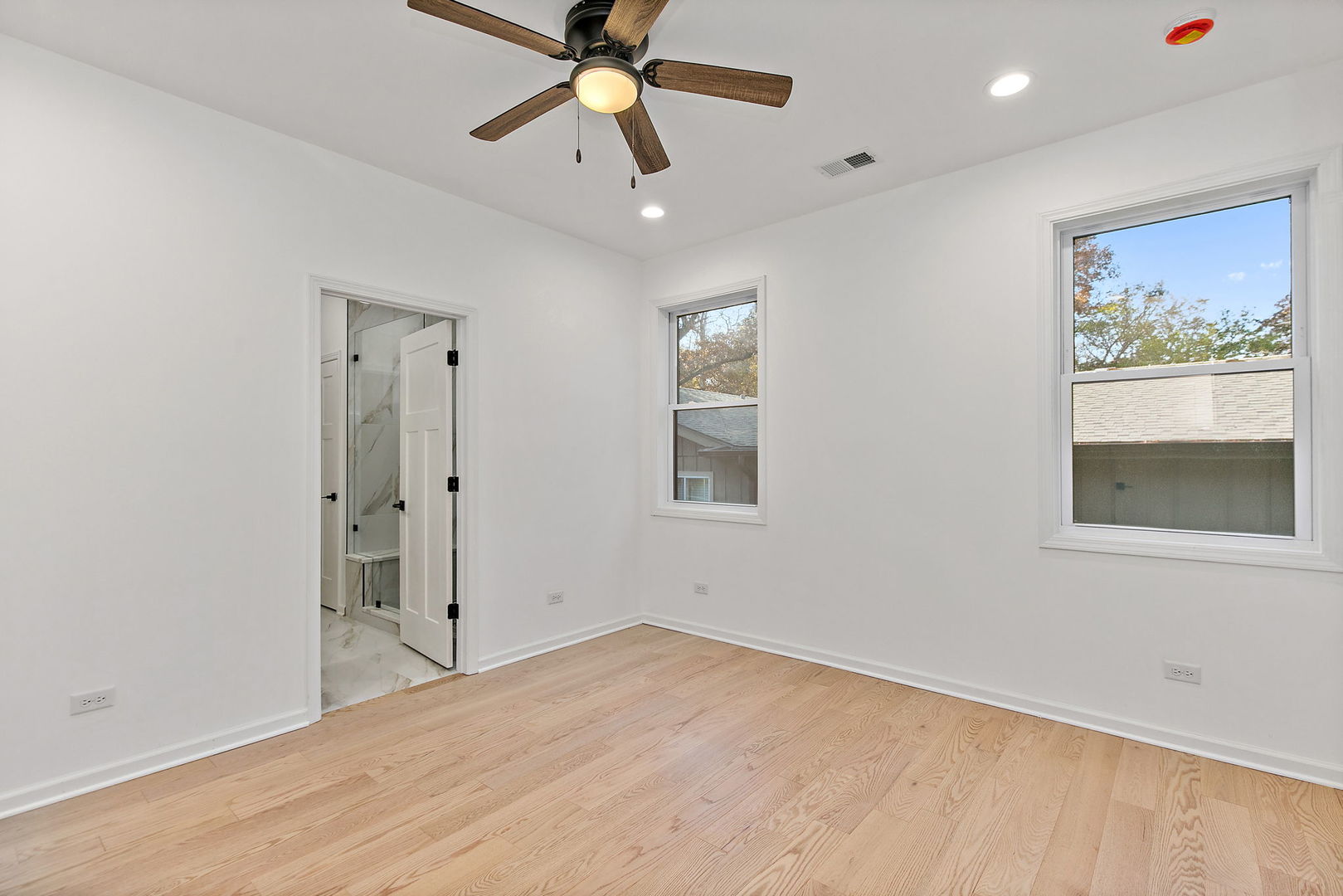 8611 Dorr Road Property Photo 11