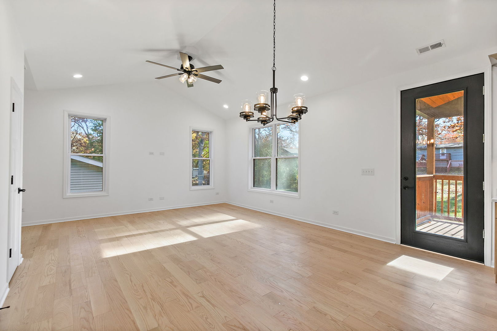 8611 Dorr Road Property Photo 12