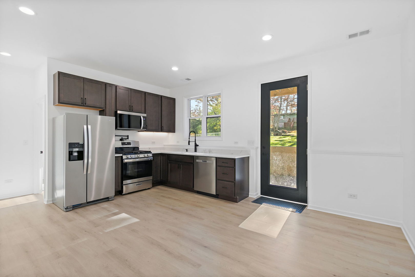 8611 Dorr Road Property Photo 19