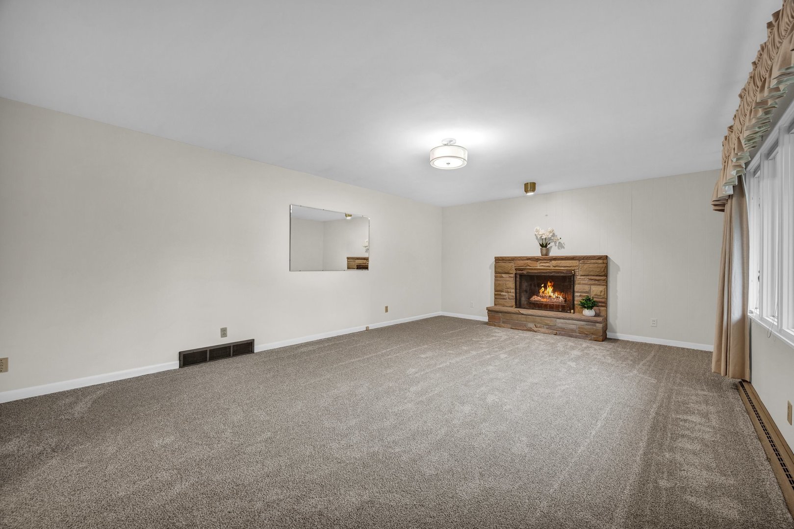 221 Hillside Lane Property Photo 4