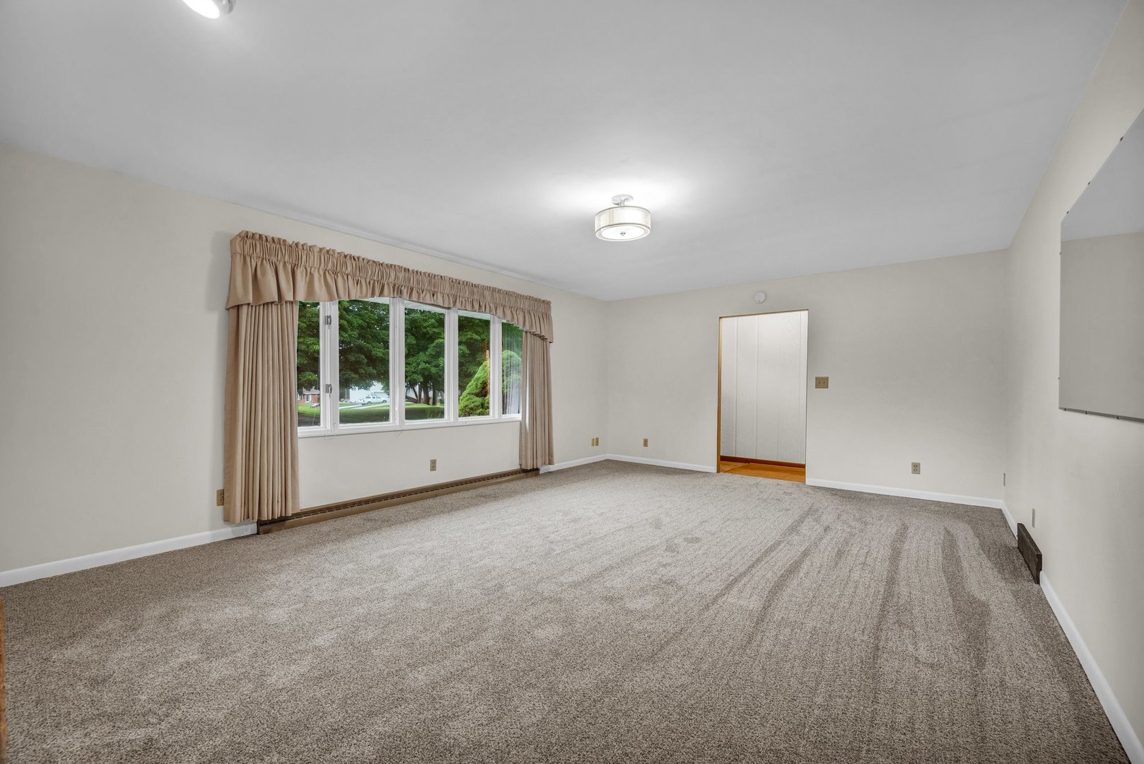 221 Hillside Lane Property Photo 7