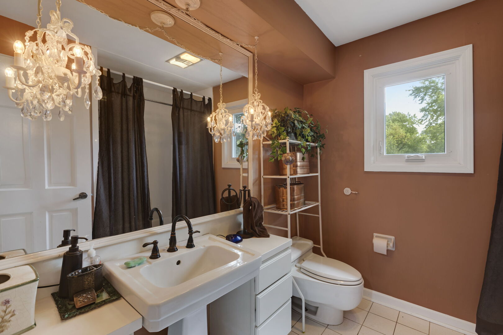 1211 S Grove Avenue Property Photo 17