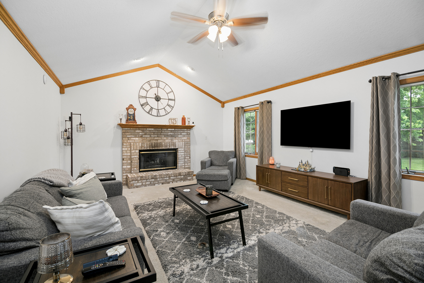 559 Hollyberry Lane Property Photo 8