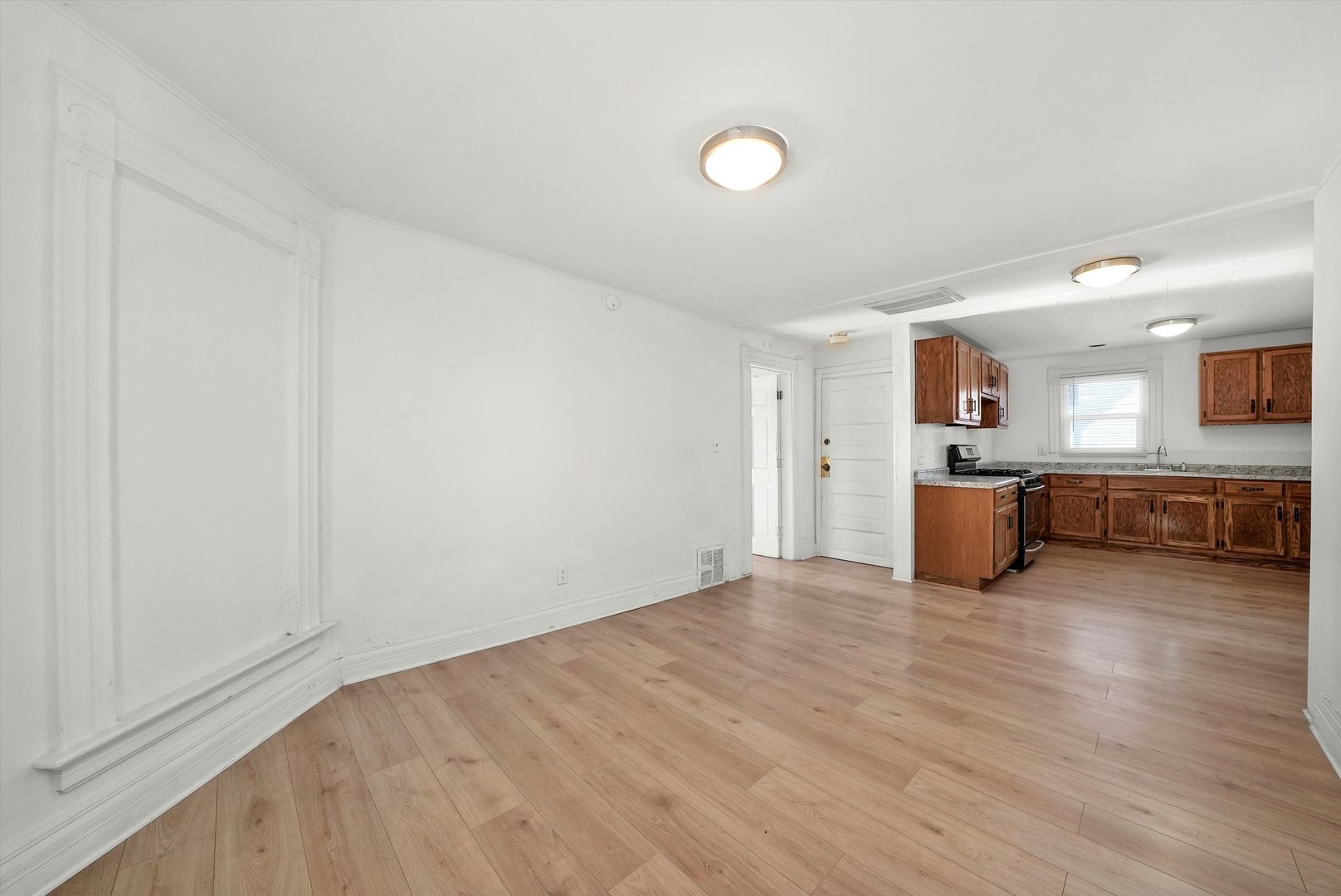 1097 E Merchant Street 2 Property Photo 3