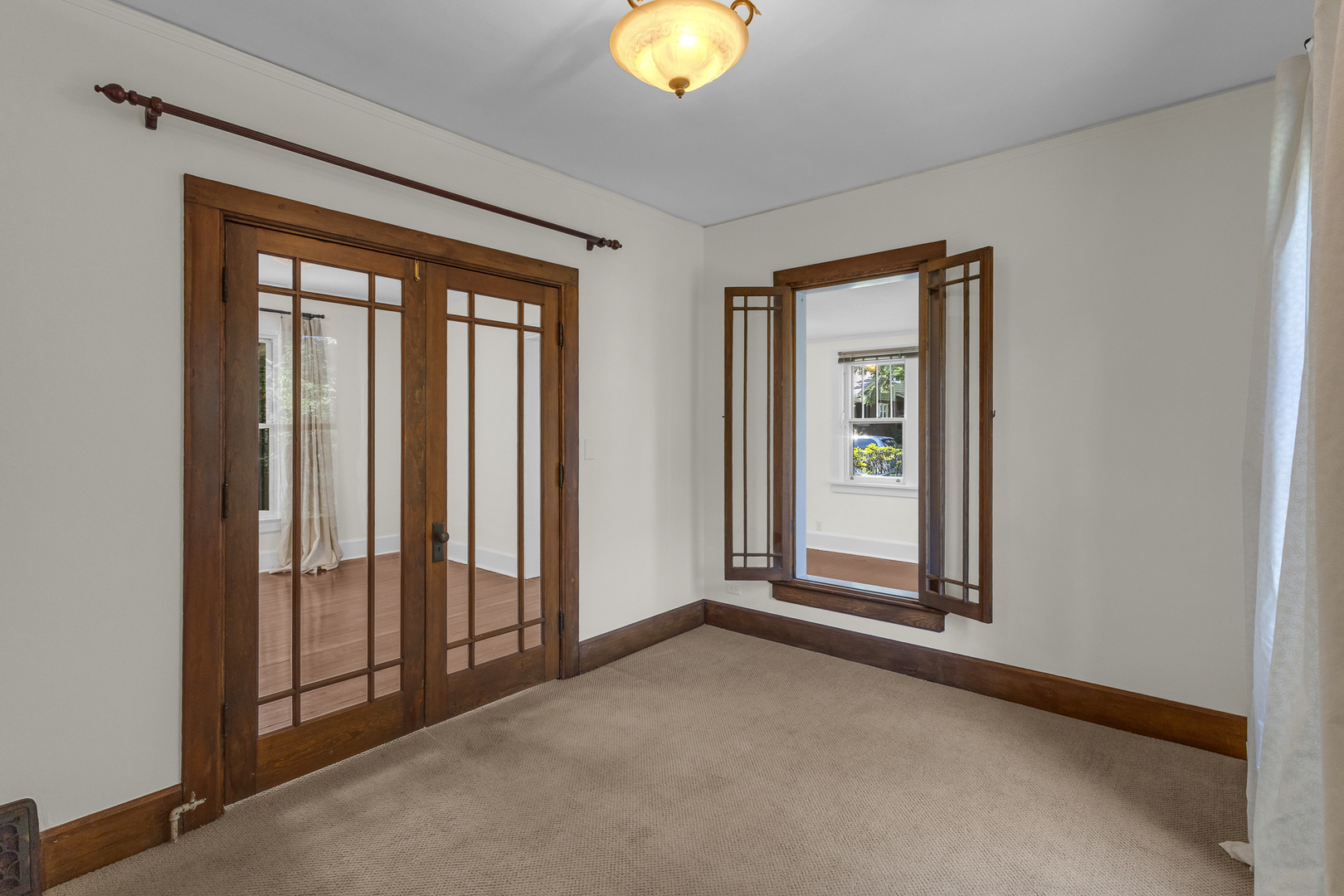 511 N Evergreen Avenue Property Photo 16