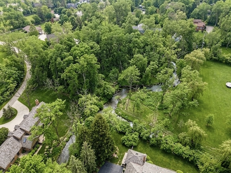 2058 Suffork Road Property Photo 2