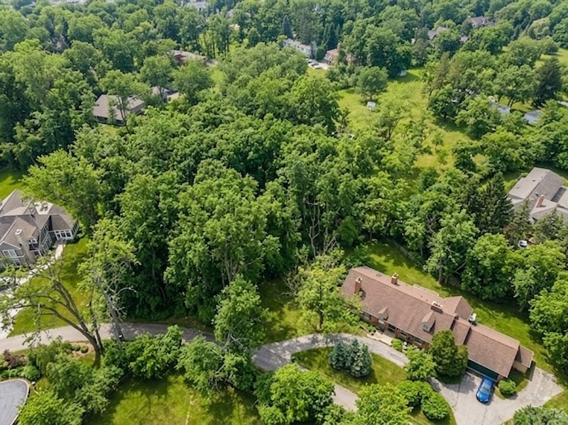 2060 Suffork Road Property Photo 1
