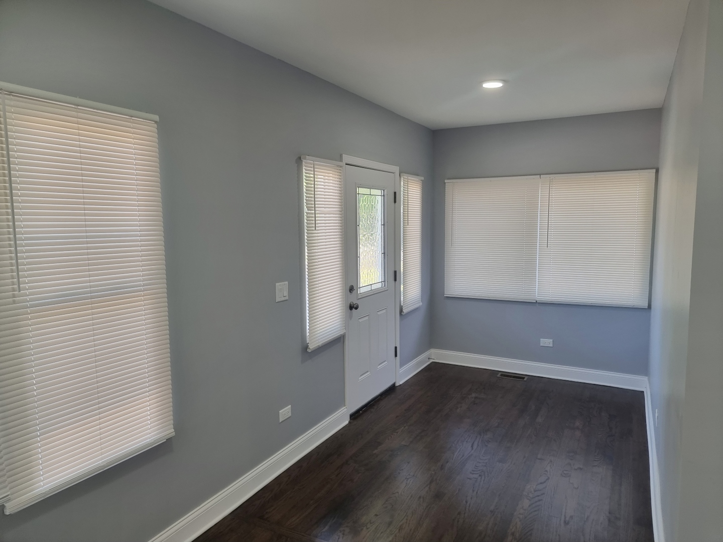 309 S 8th Avenue Property Photo 3