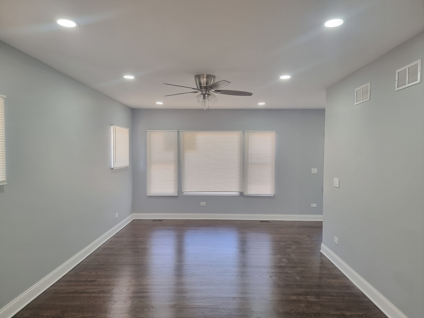 309 S 8th Avenue Property Photo 4