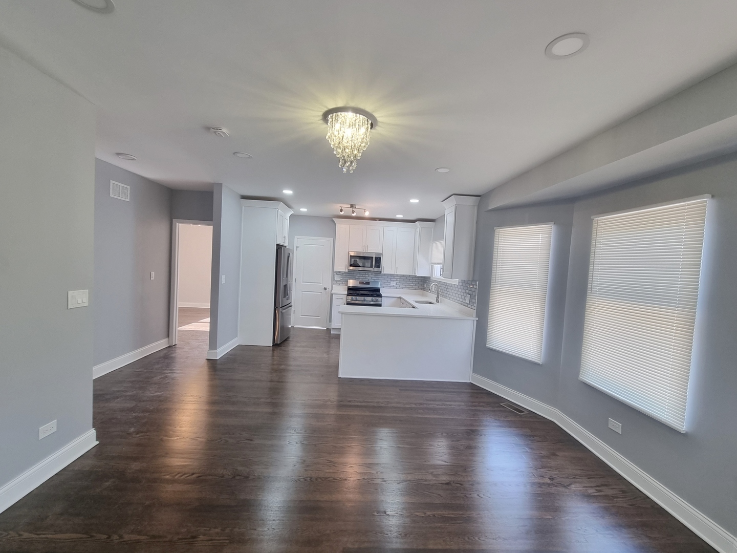 309 S 8th Avenue Property Photo 5