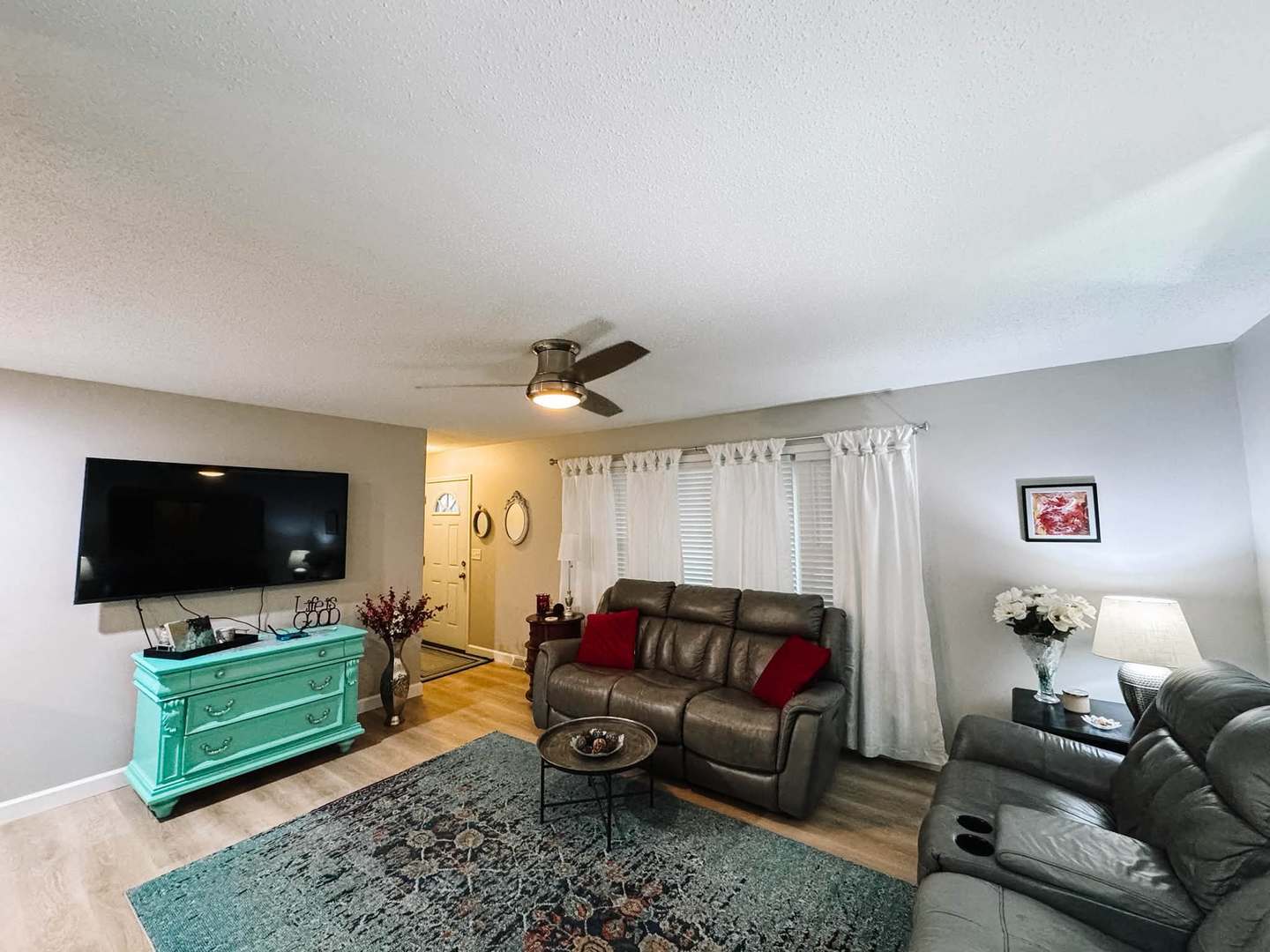 330 Glendale Drive Property Photo 4