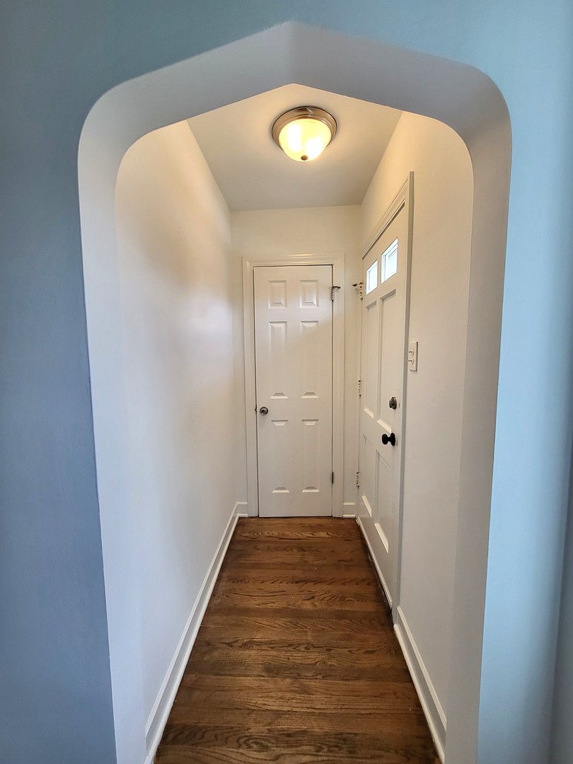 5655 S Normandy Avenue Property Photo 3