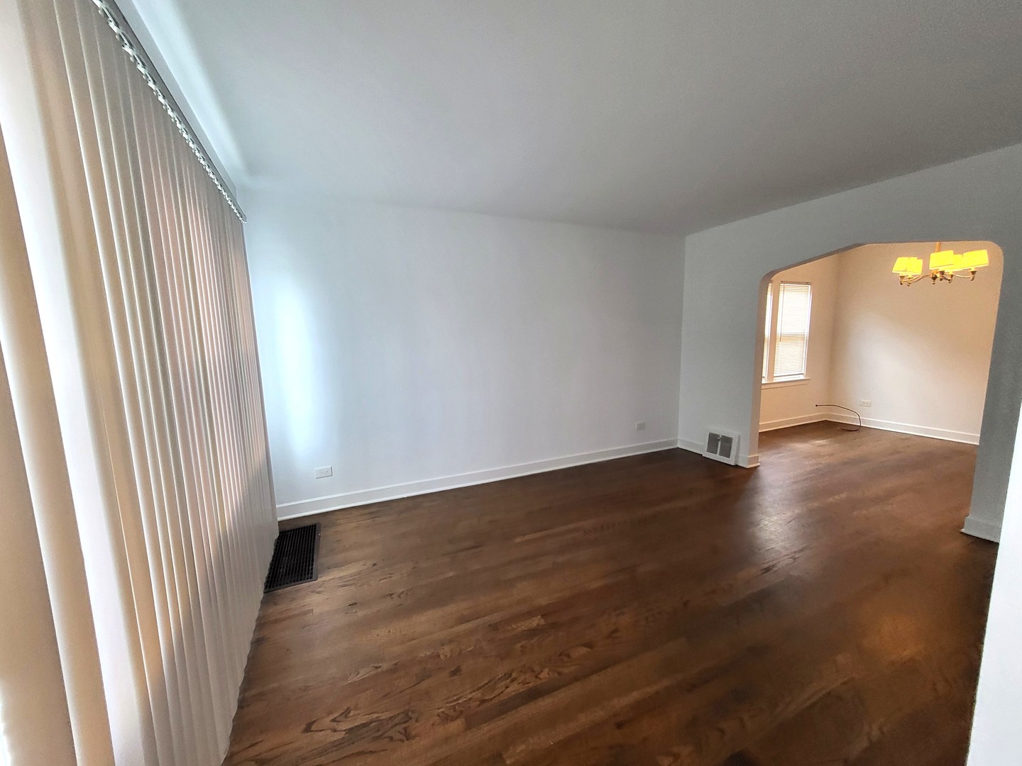 5655 S Normandy Avenue Property Photo 7