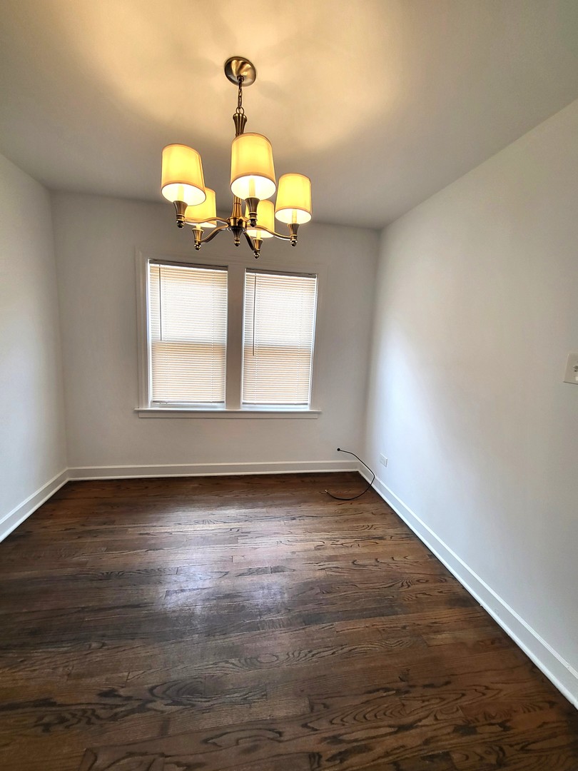 5655 S Normandy Avenue Property Photo 9
