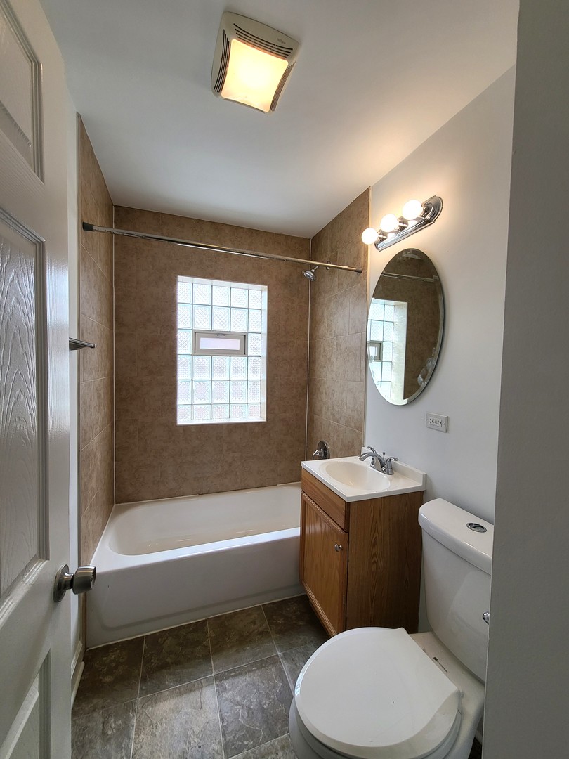 5655 S Normandy Avenue Property Photo 16
