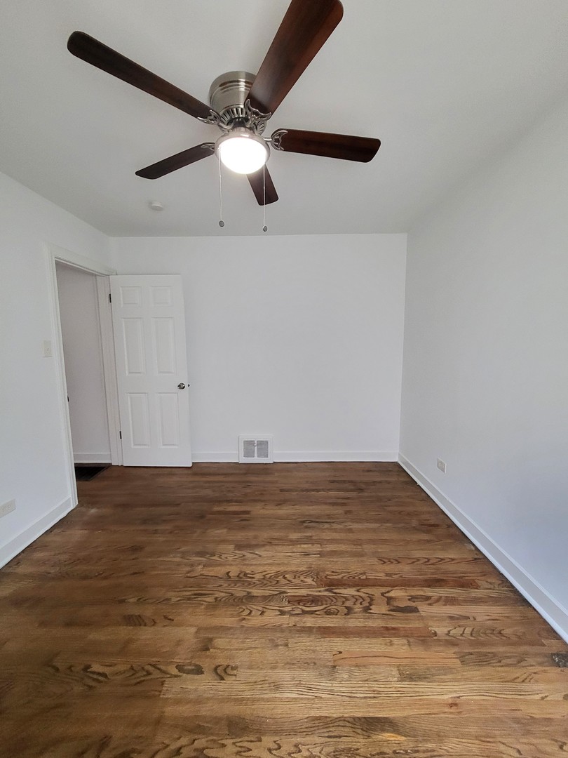 5655 S Normandy Avenue Property Photo 17