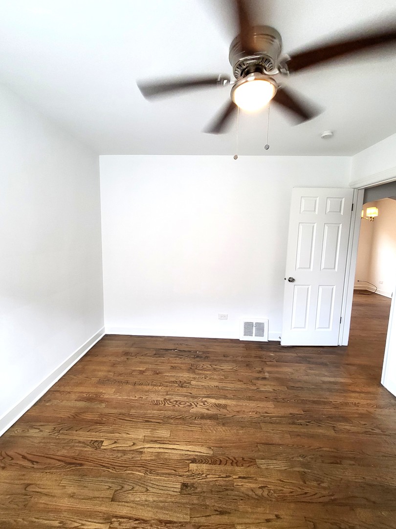 5655 S Normandy Avenue Property Photo 23