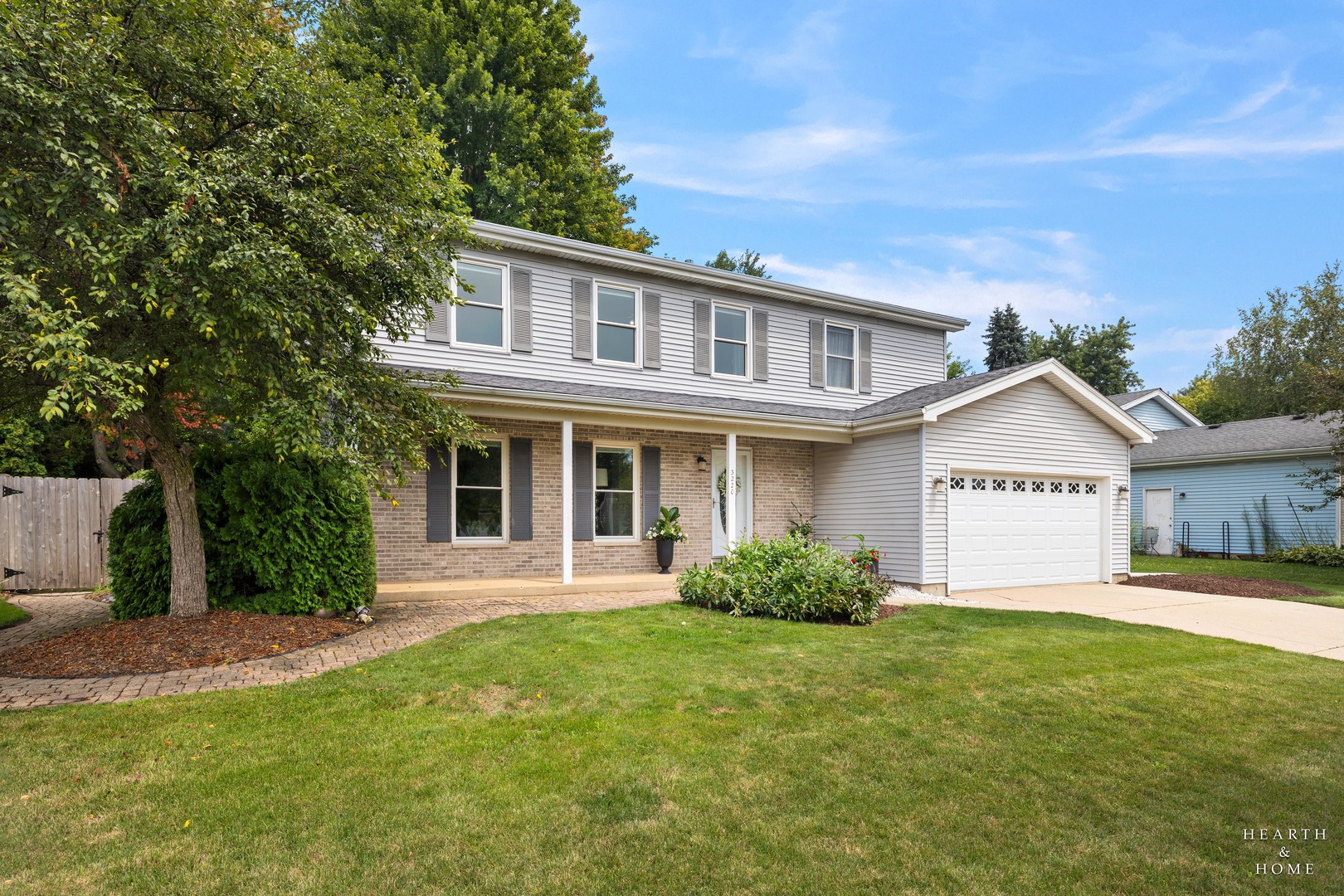 3220 W Lorient Drive Property Photo 1