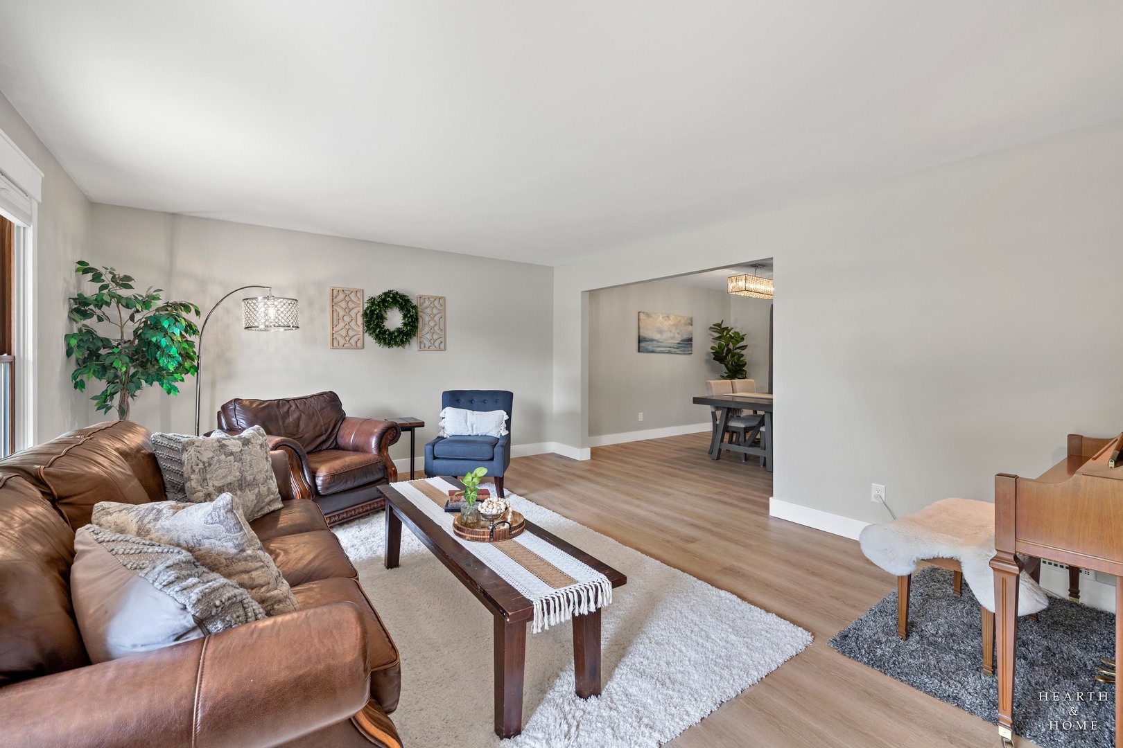 3220 W Lorient Drive Property Photo 4