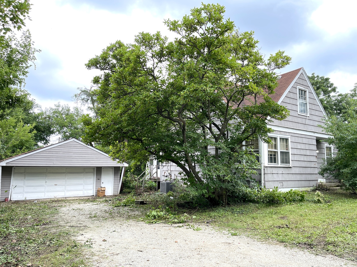 141 Plainfield Road Property Photo 3