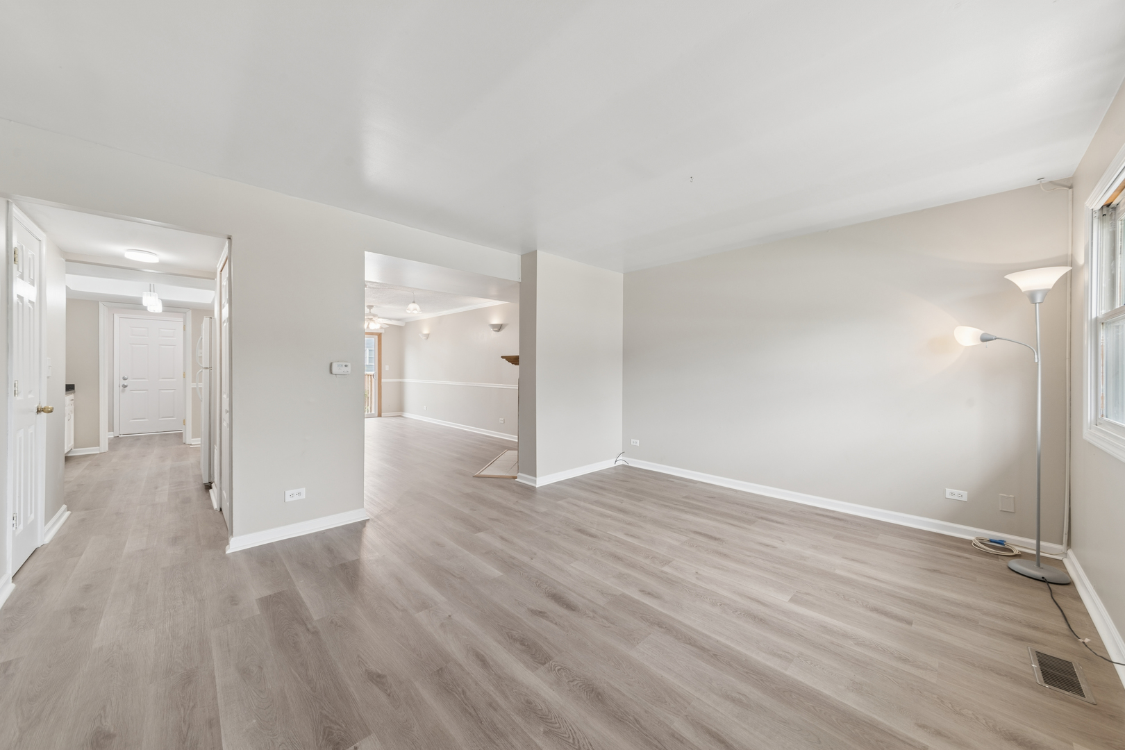 942 Cardiff Court Property Photo 3