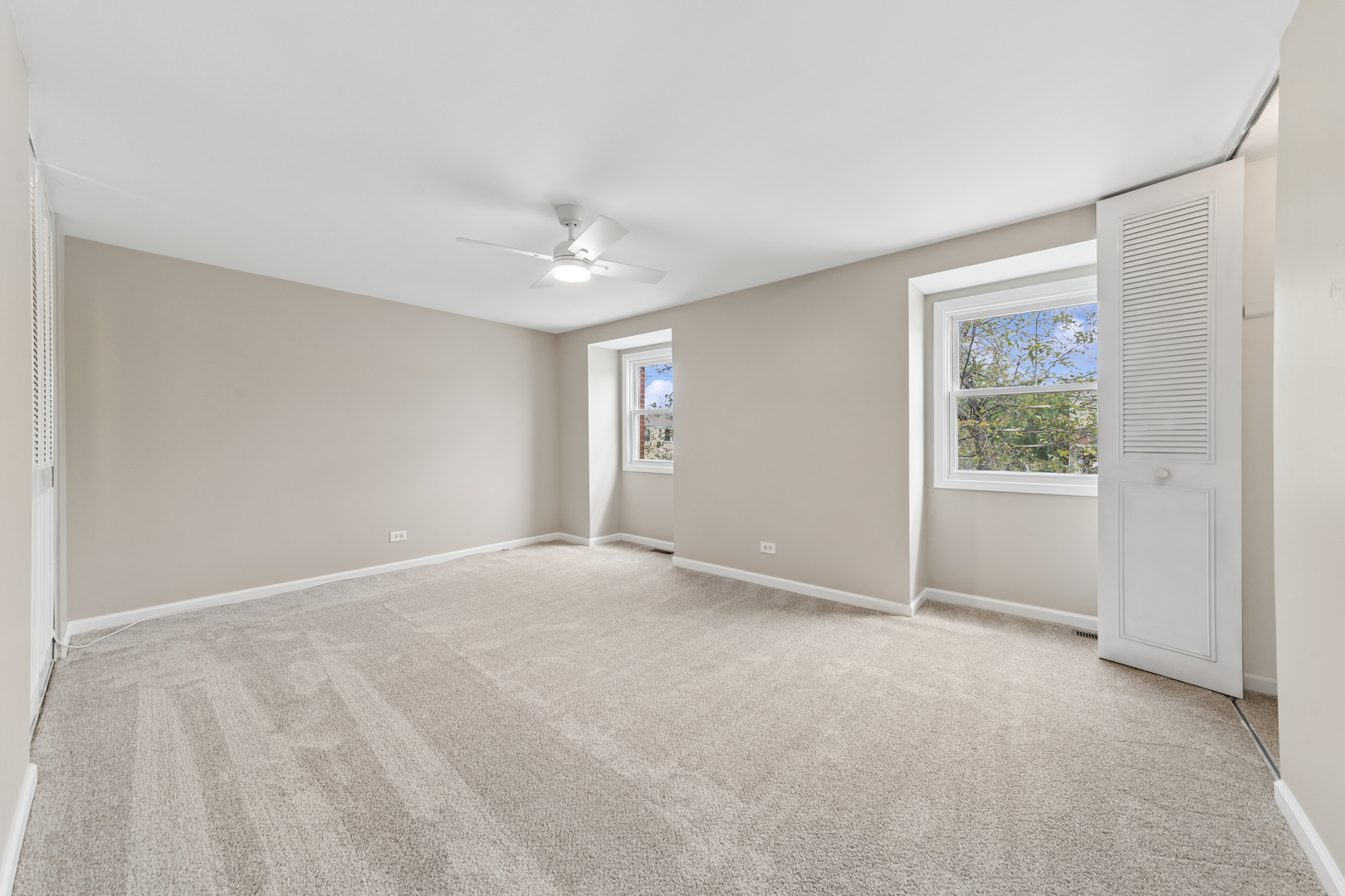 942 Cardiff Court Property Photo 13
