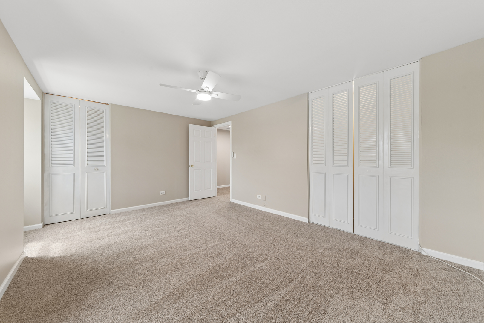 942 Cardiff Court Property Photo 14