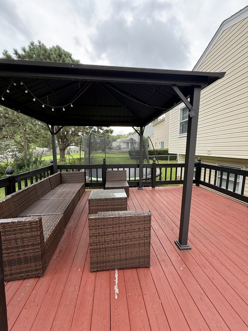 2116 Briar Hill Drive Property Photo 3