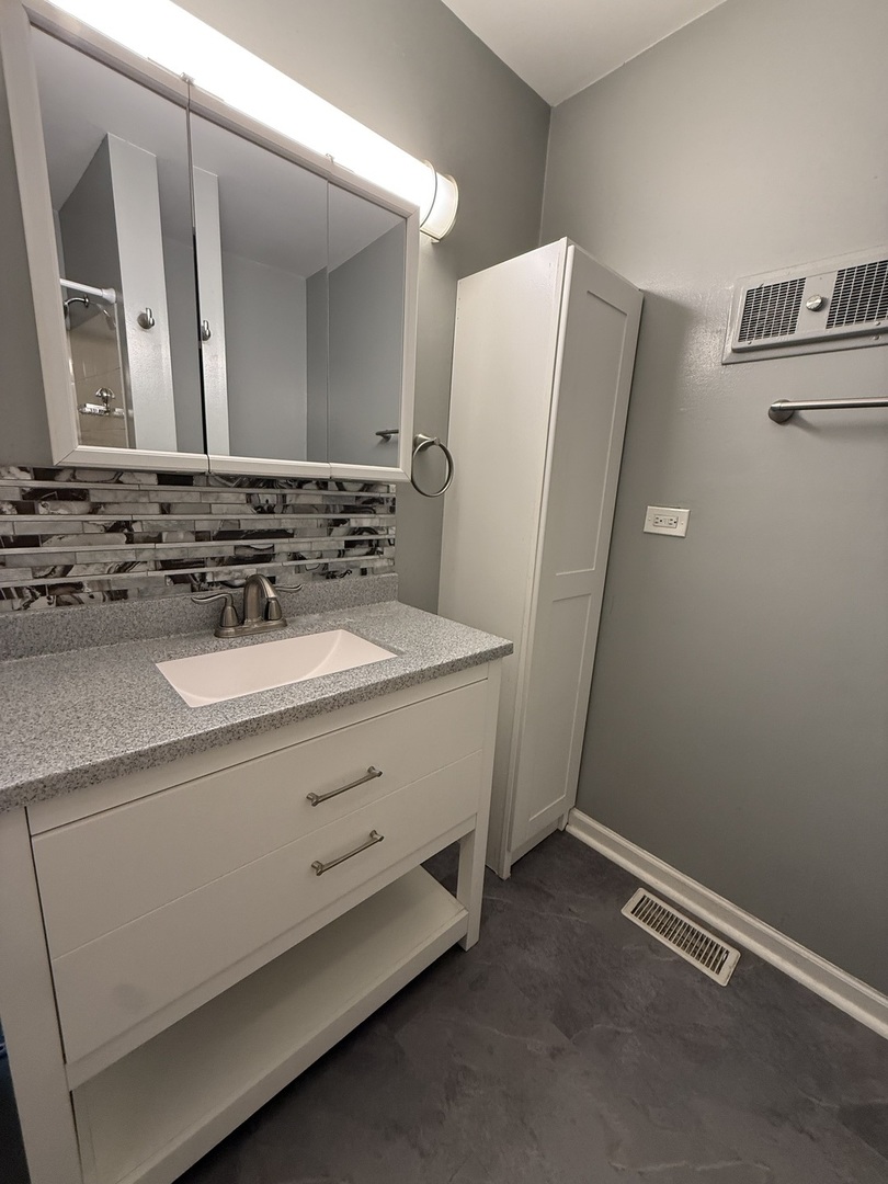 2116 Briar Hill Drive Property Photo 12