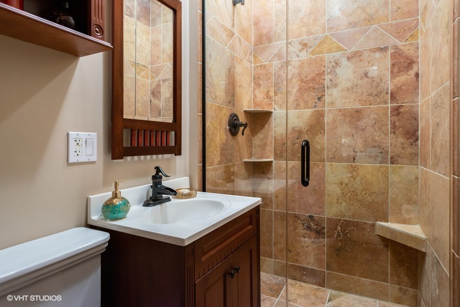 844 W Agatite Avenue 2w Property Photo 12