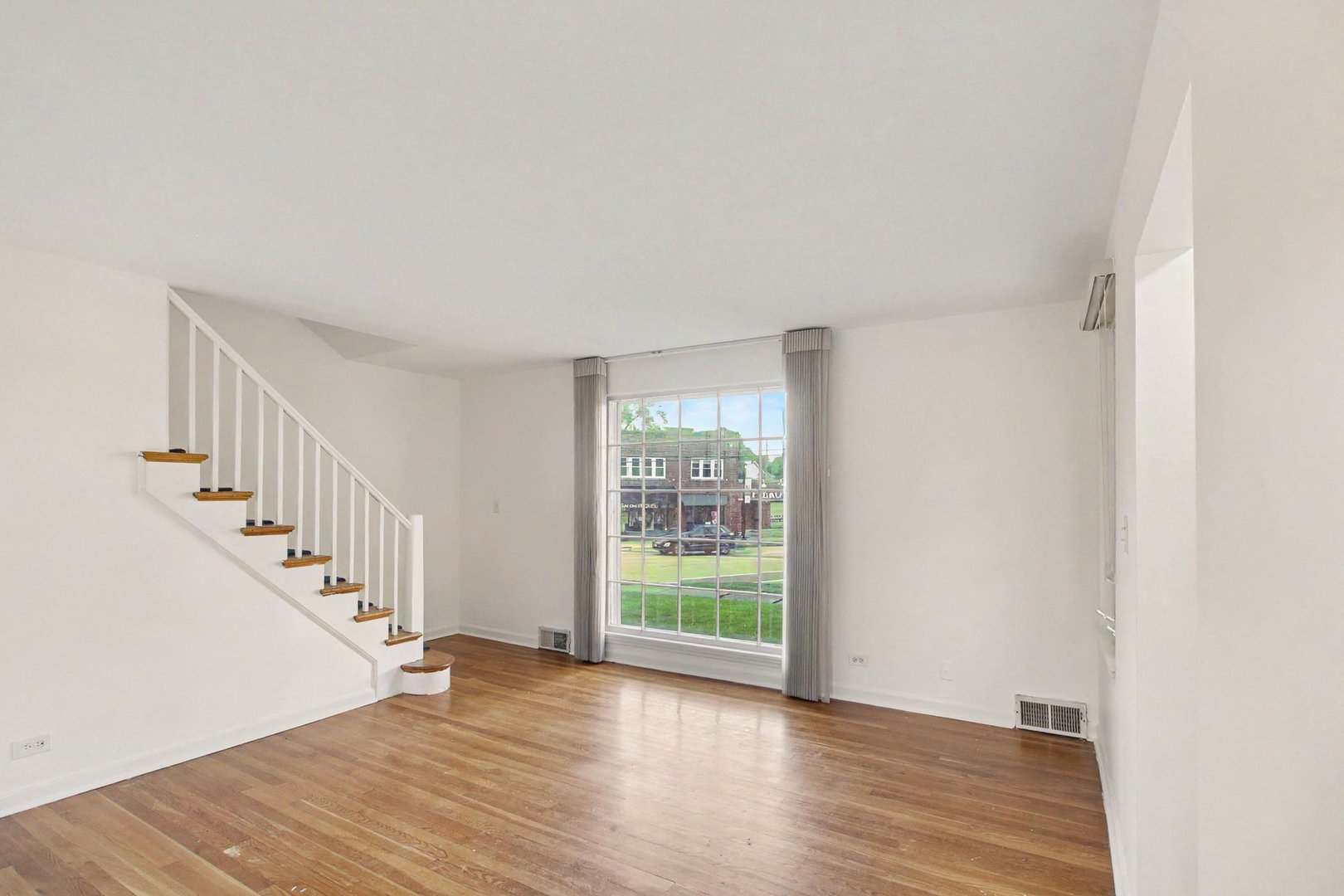 706 Broadview Avenue Property Photo 3