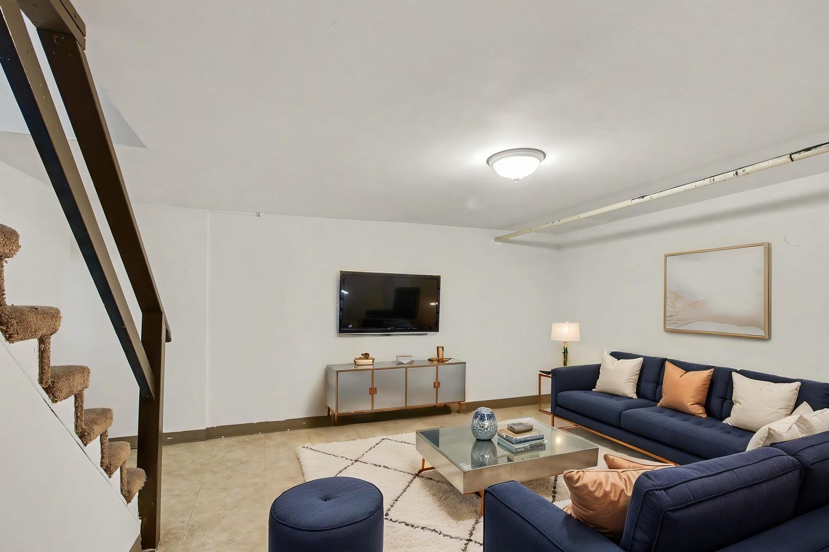 706 Broadview Avenue Property Photo 21