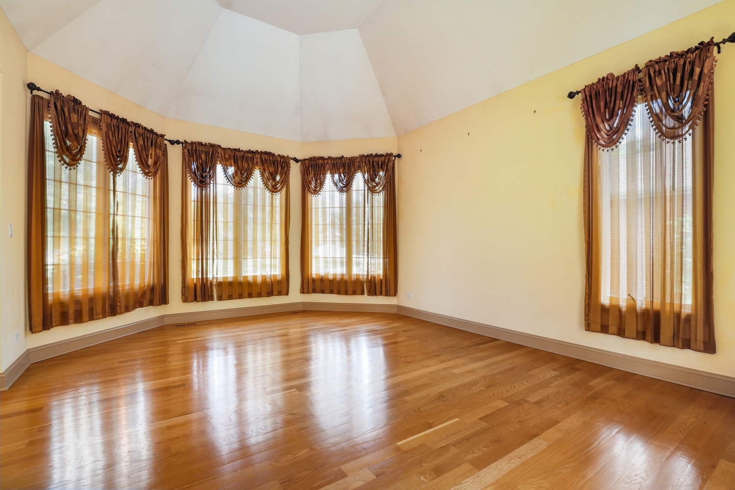 12635 Chiszar Drive Property Photo 5