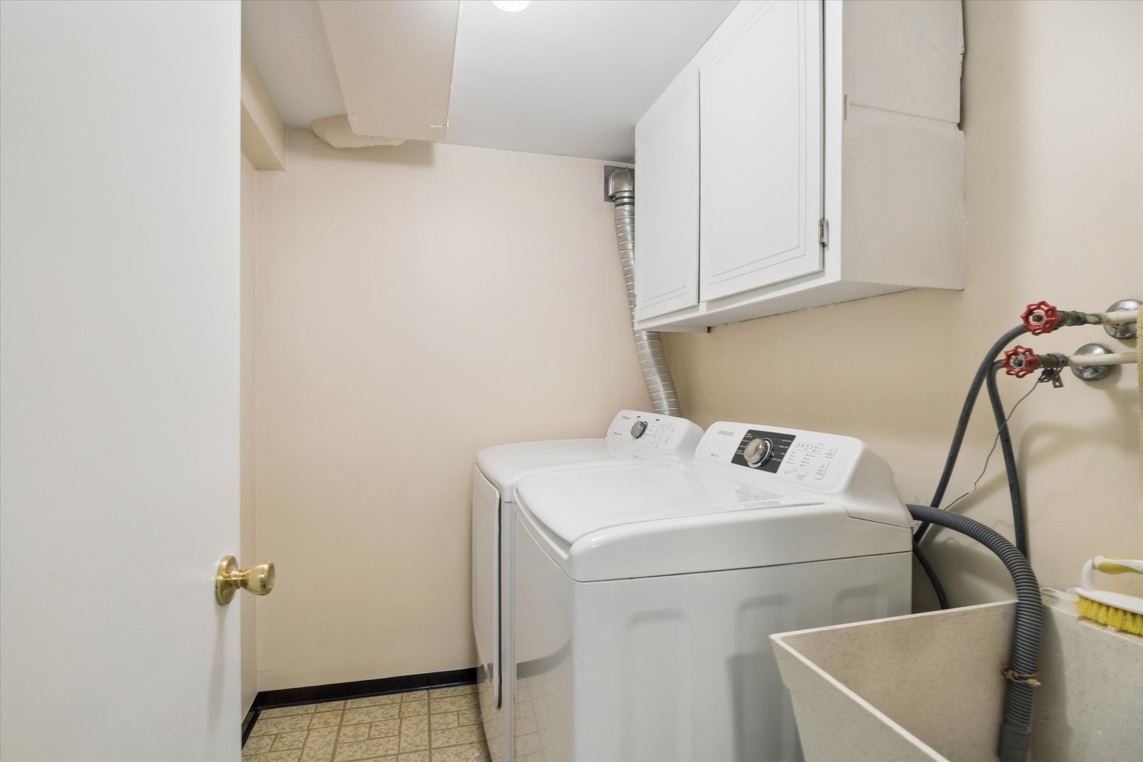 3300 Ailsworth Court Property Photo 28