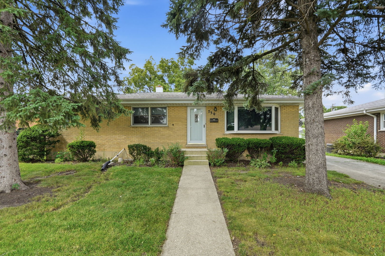 730 W Beach Drive Property Photo 1