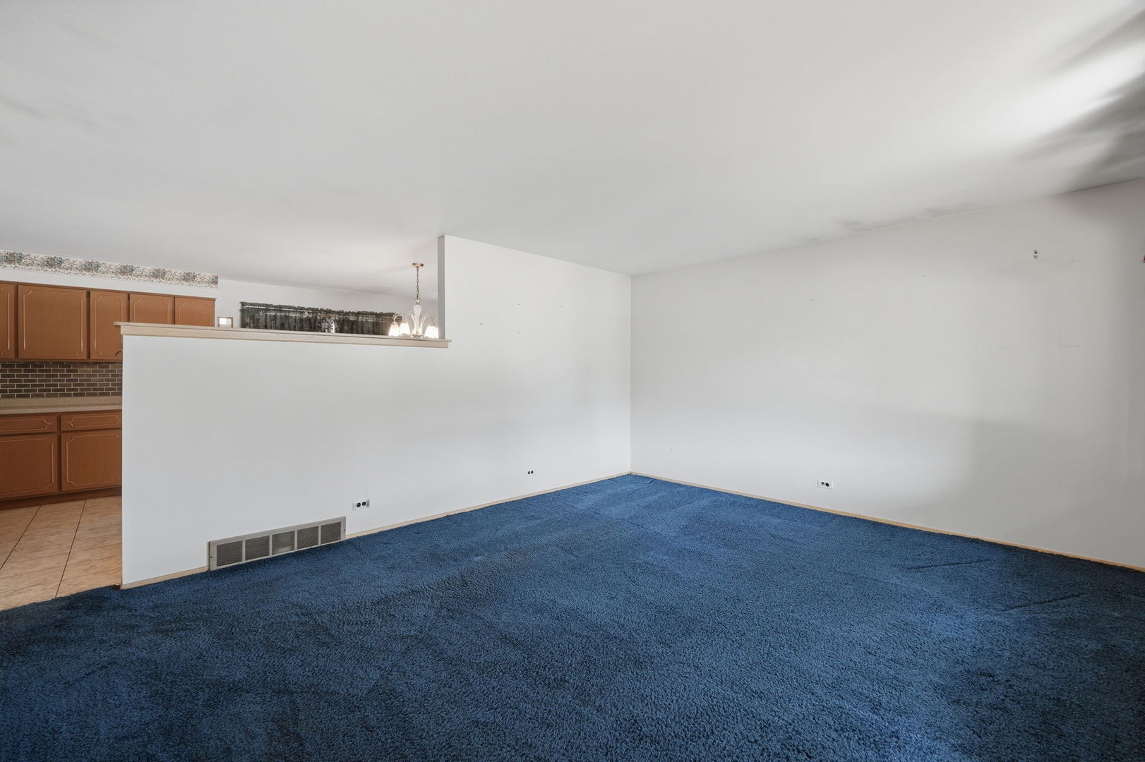 730 W Beach Drive Property Photo 3