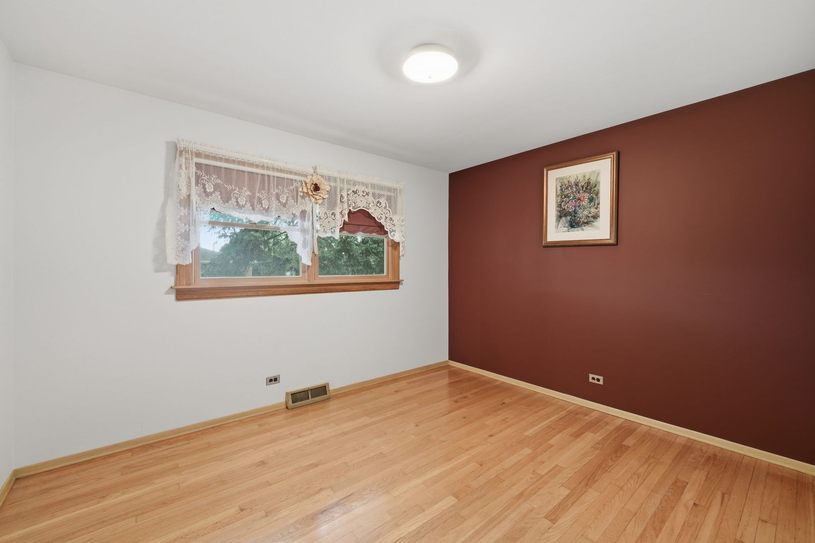 730 W Beach Drive Property Photo 8