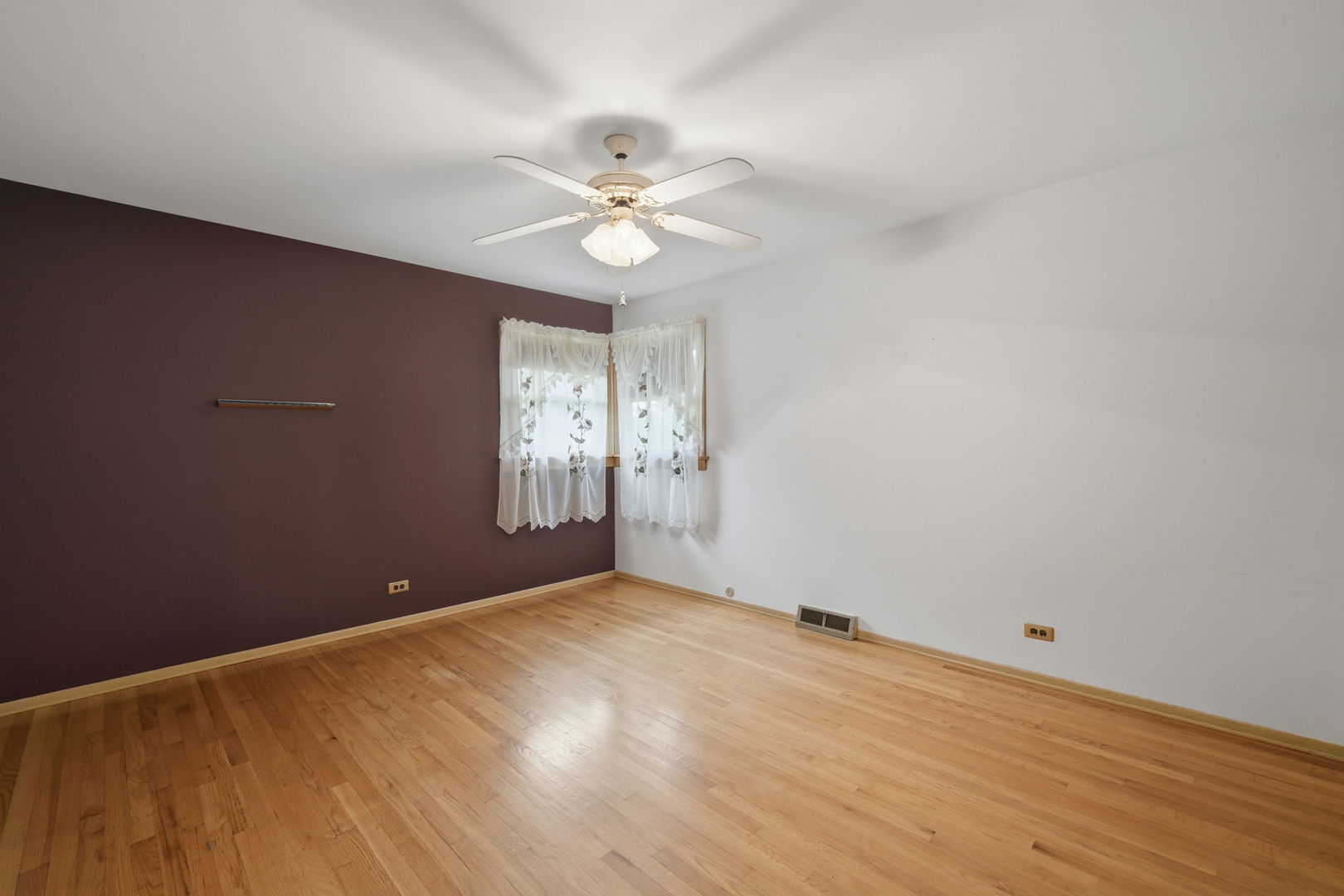 730 W Beach Drive Property Photo 11