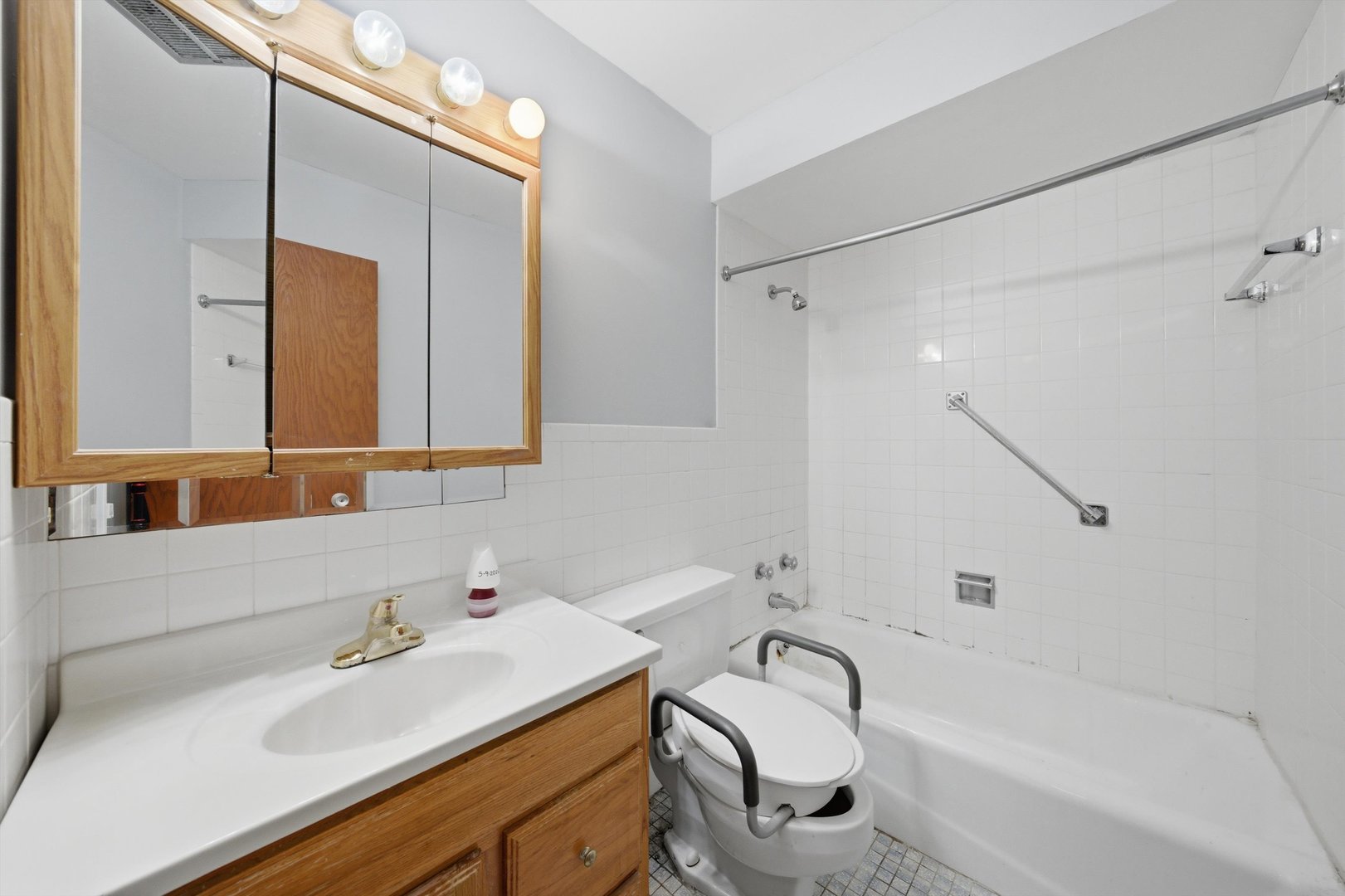 9717 S Keeler Avenue 109 Property Photo 8
