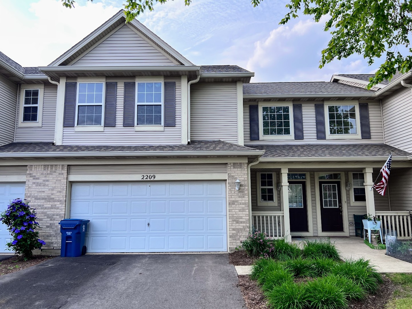 2209 SUNRISE Circle Property Photo 1