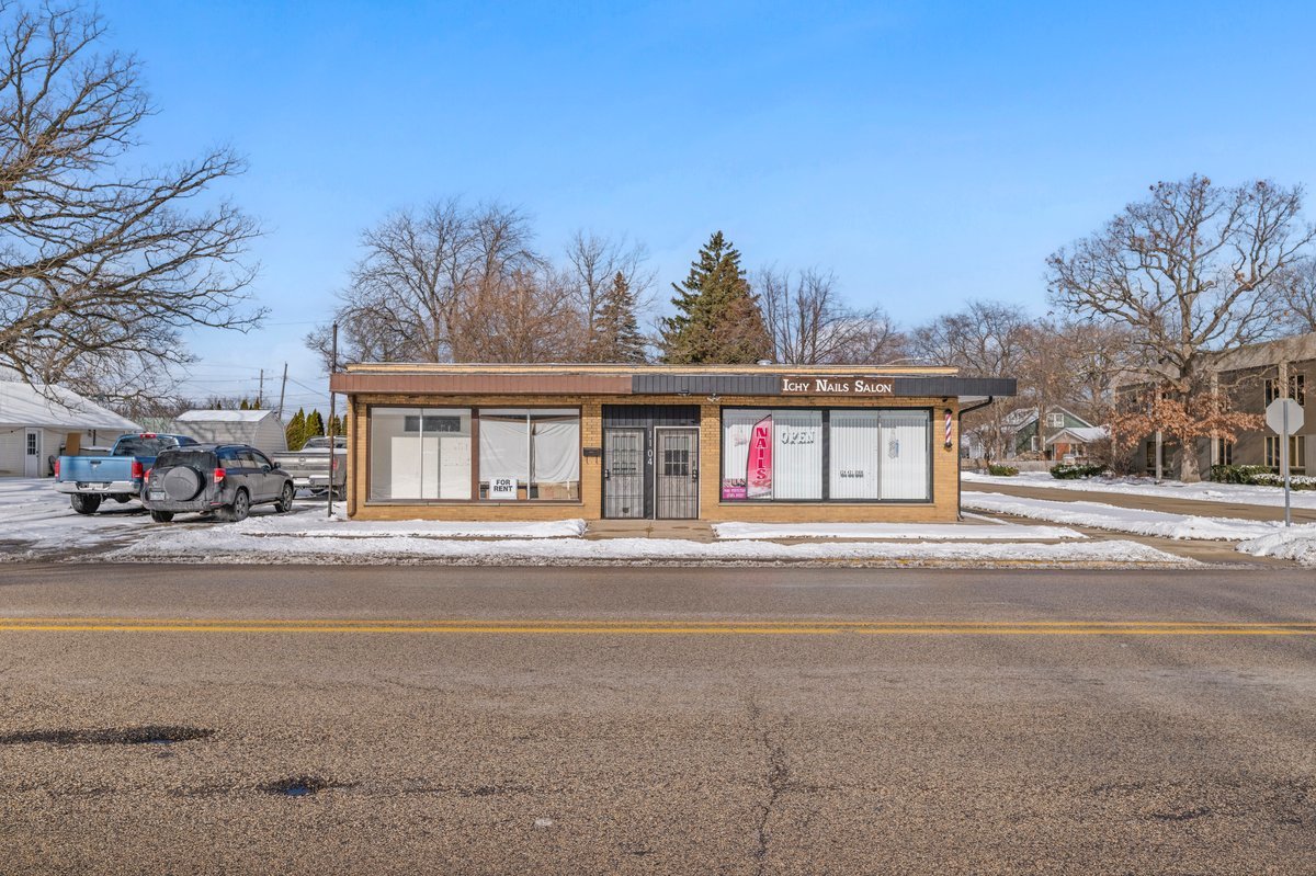1104 W Glen Flora Avenue Property Photo 3