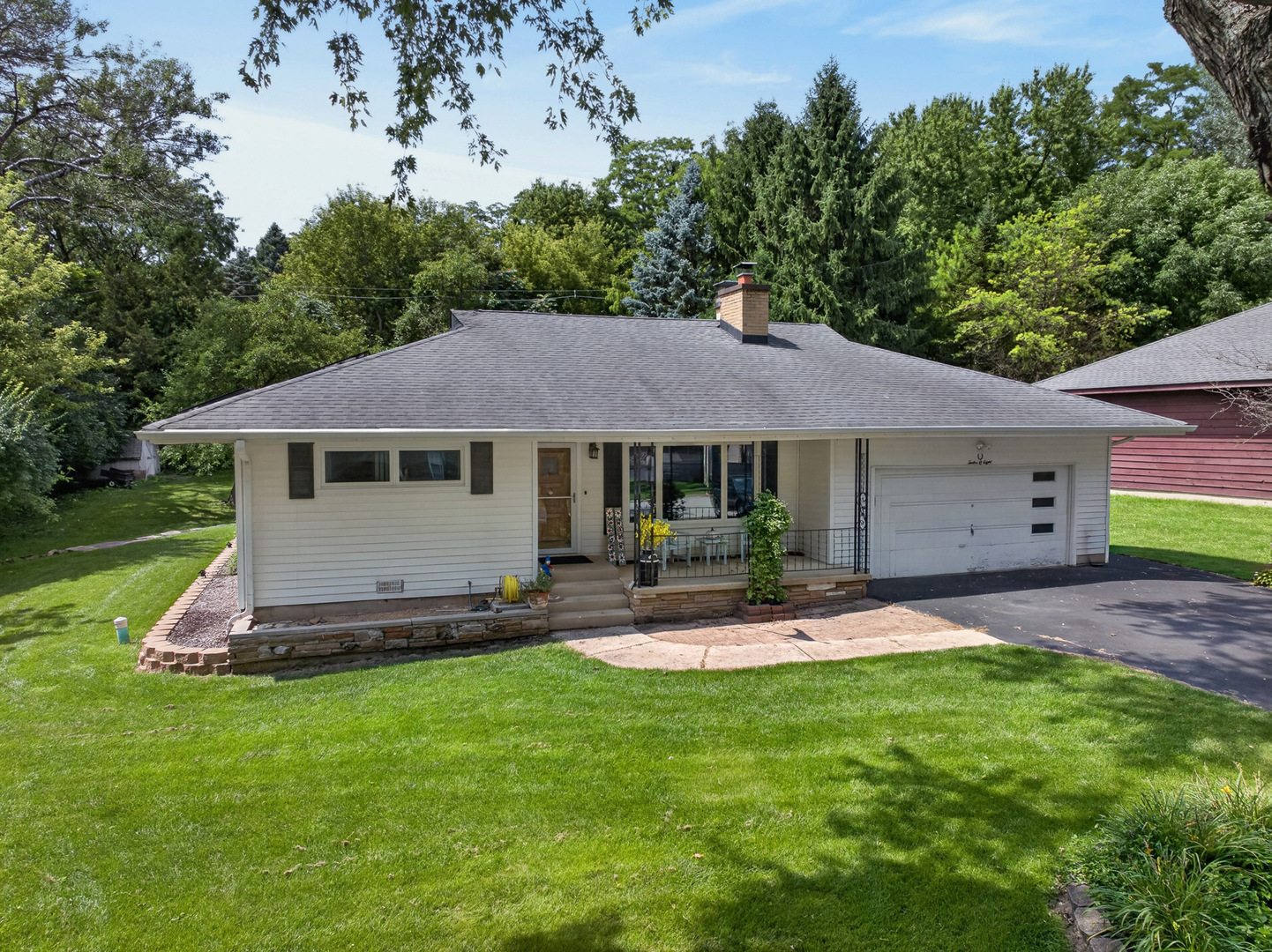 1208 Getzelman Trail Property Photo 2