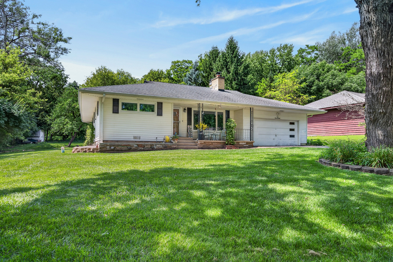 1208 Getzelman Trail Property Photo 4