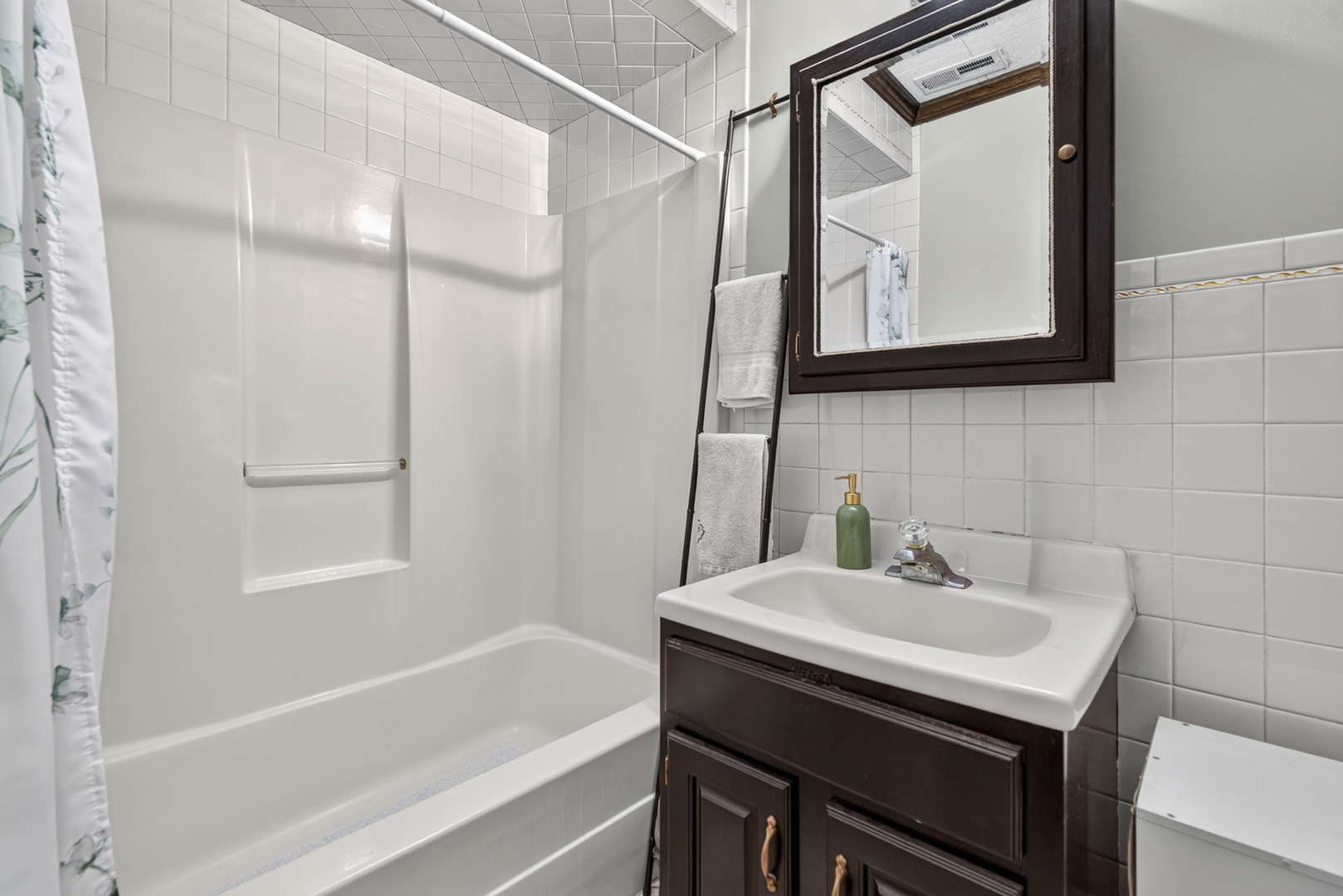 1208 Getzelman Trail Property Photo 24