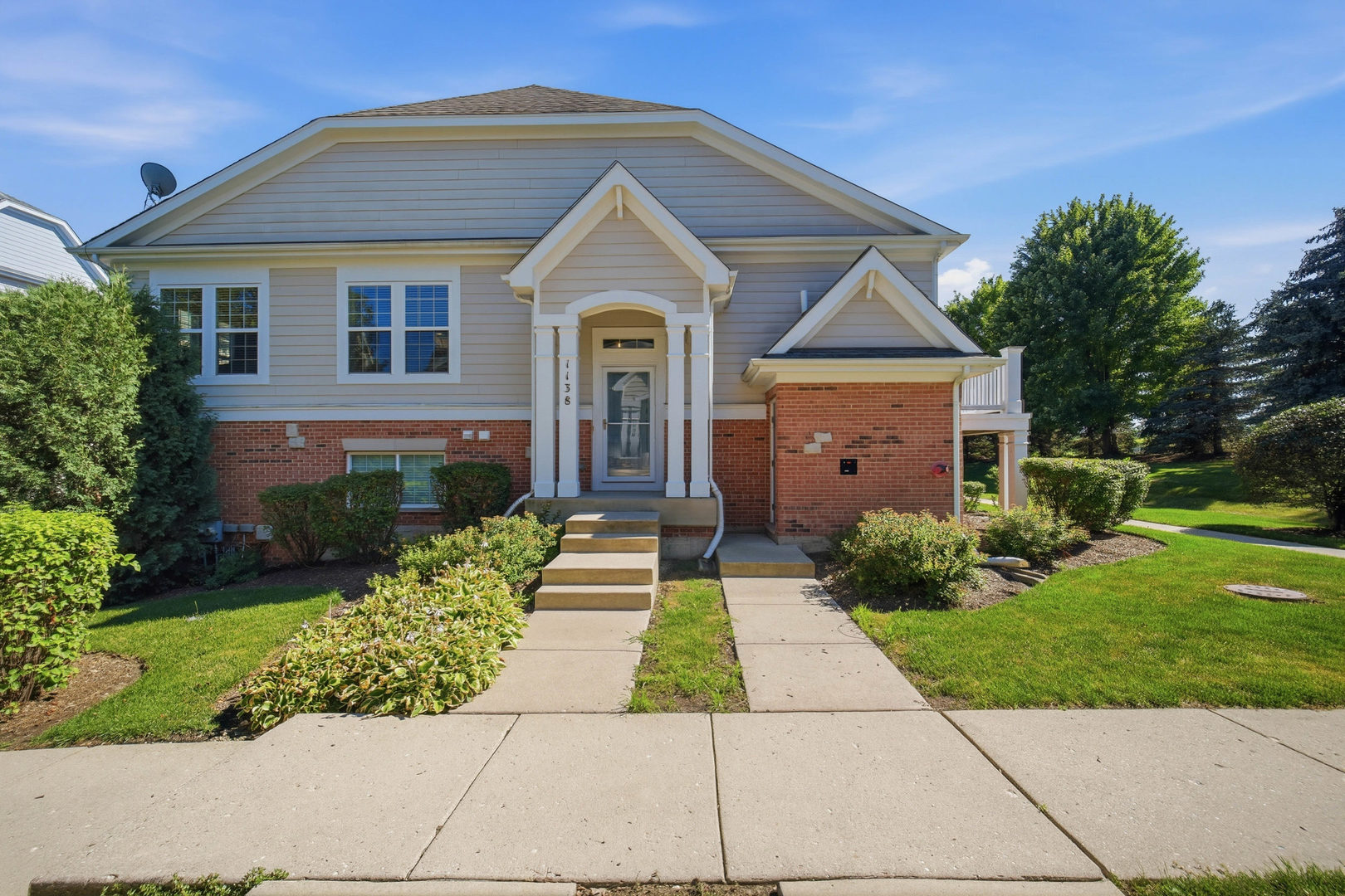 1138 Jordan Circle Property Photo 1
