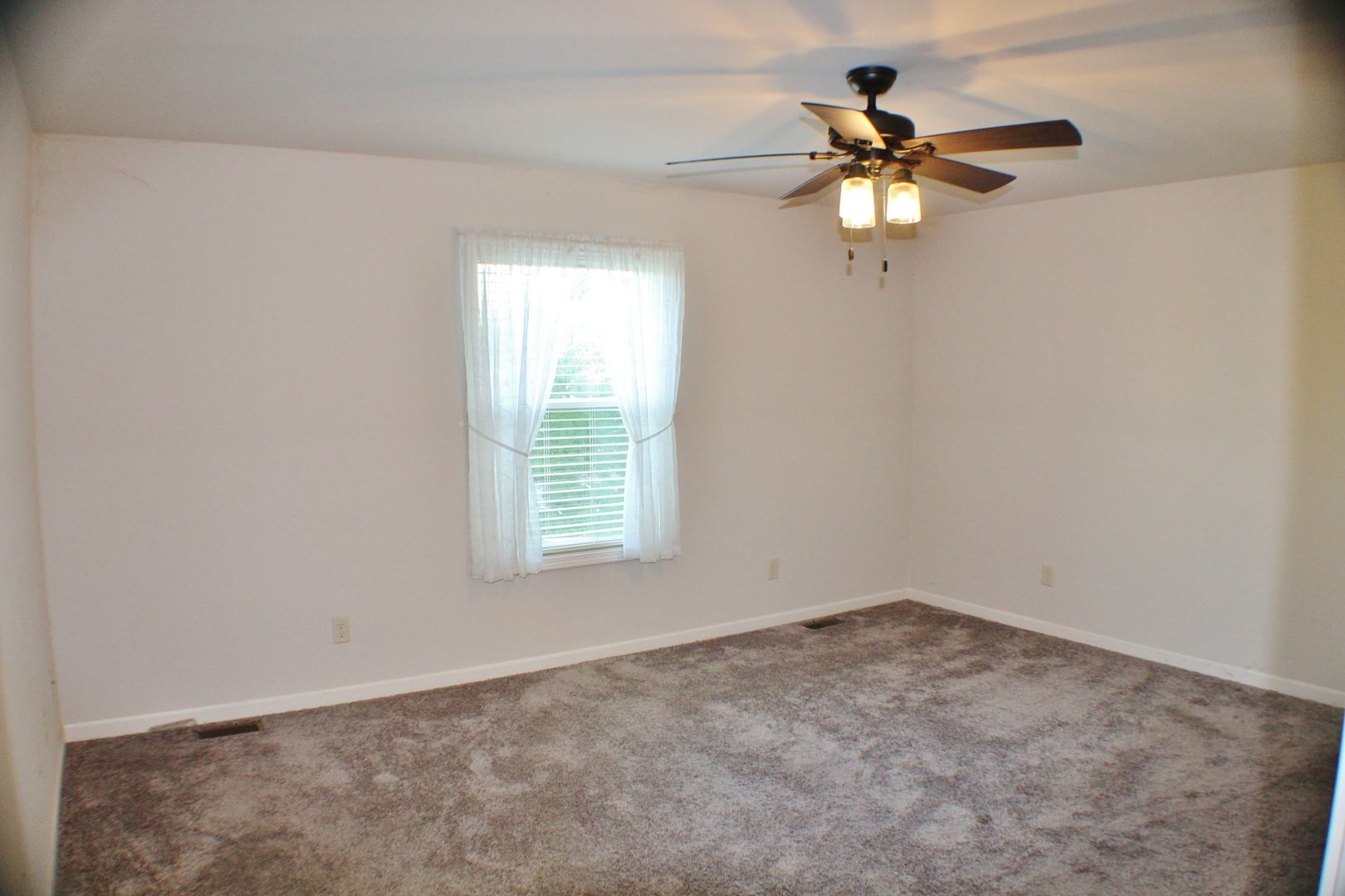 1920 Red Willow Road Property Photo 10