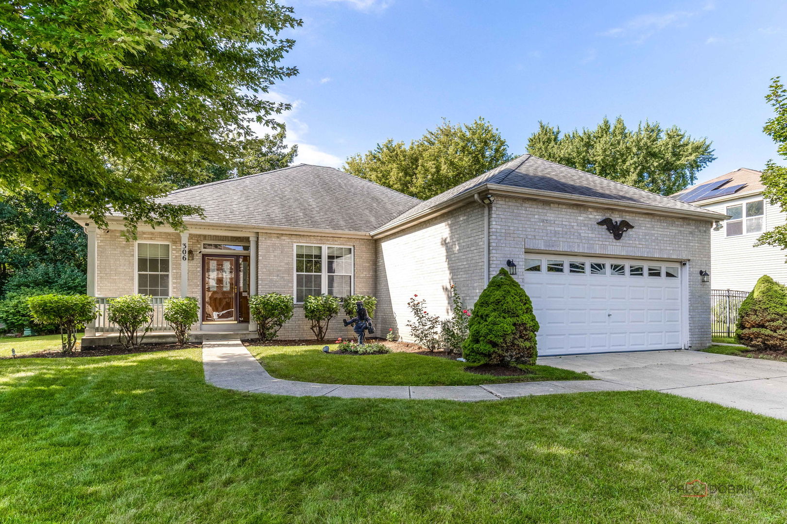 306 Greenview Lane Property Photo 1
