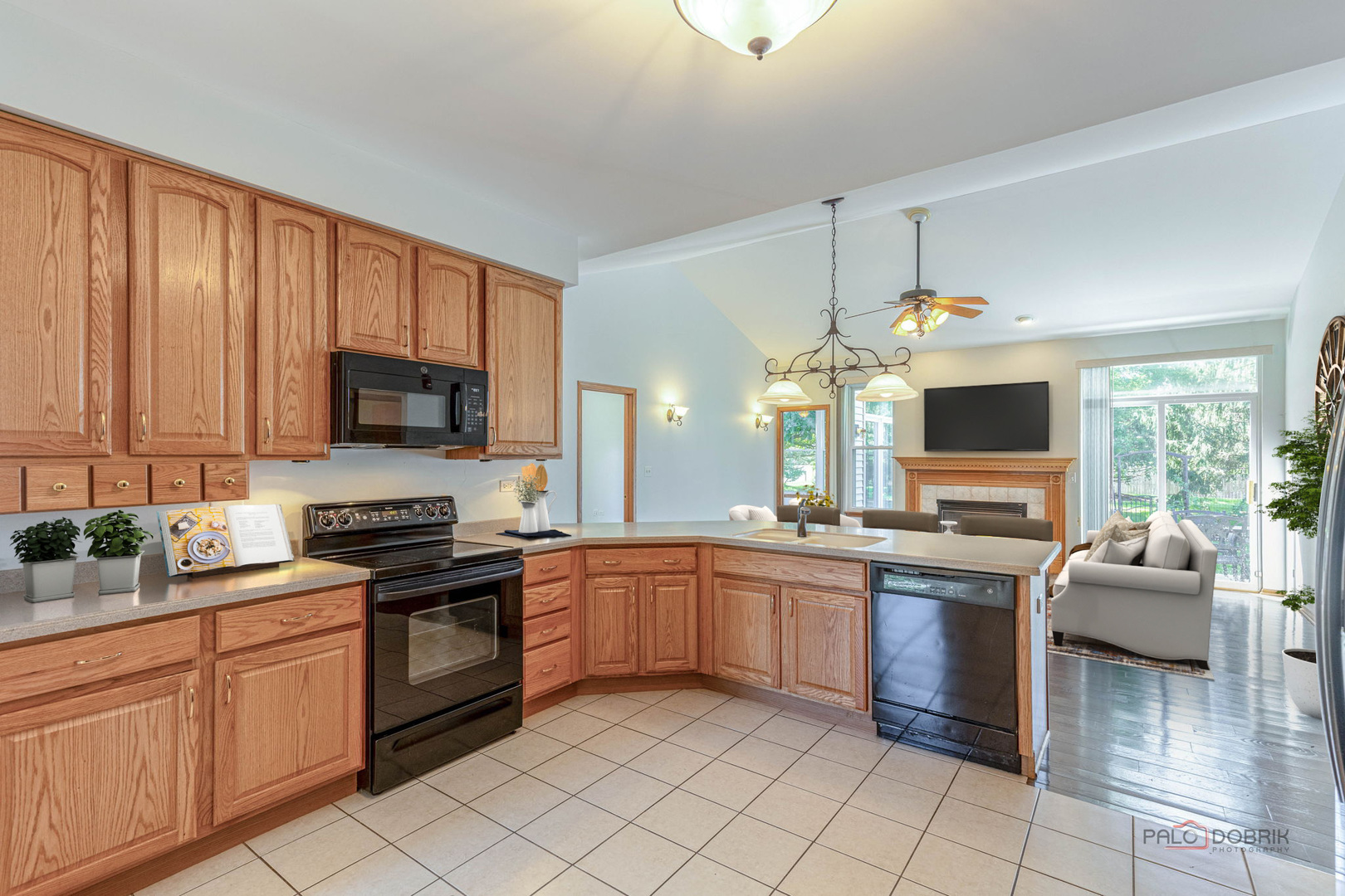 306 Greenview Lane Property Photo 4