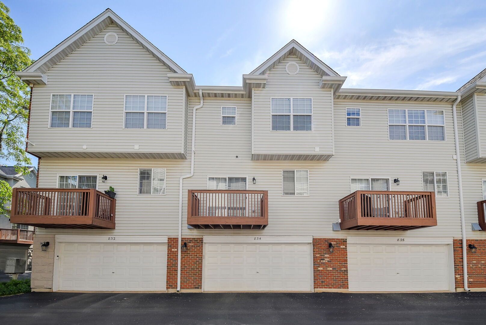 834 Shandrew Drive Property Photo 23